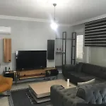 Deniz Manzarali Havuzlu Full Esyali Kiralik Daire