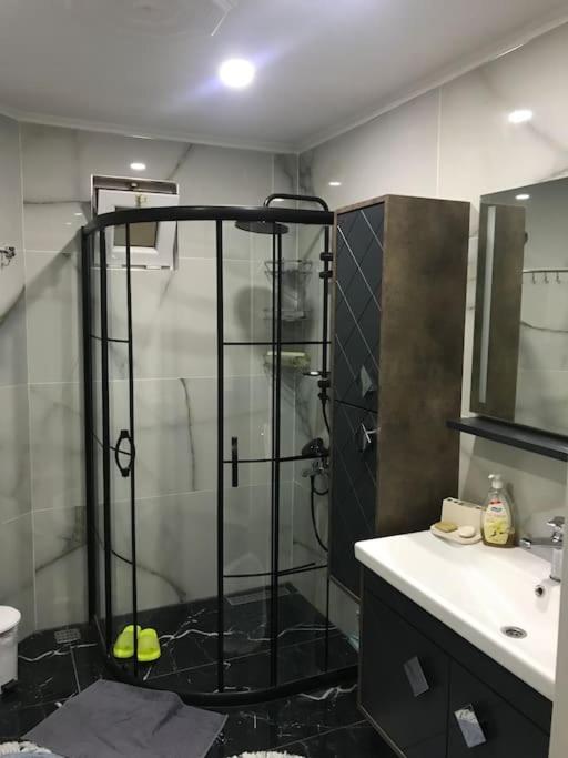 Deniz Manzarali Havuzlu Full Esyali Kiralik Daire * Antalya