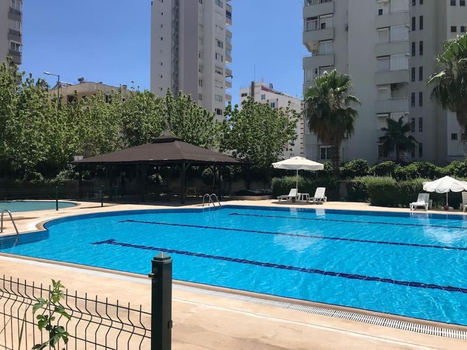 Daire Deniz Manzarali Havuzlu Full Esyali Kiralik Daire