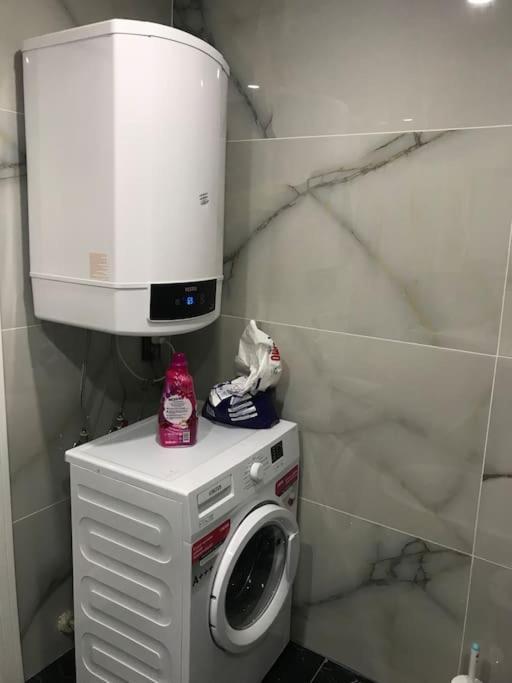 Deniz Manzarali Havuzlu Full Esyali Kiralik Daire